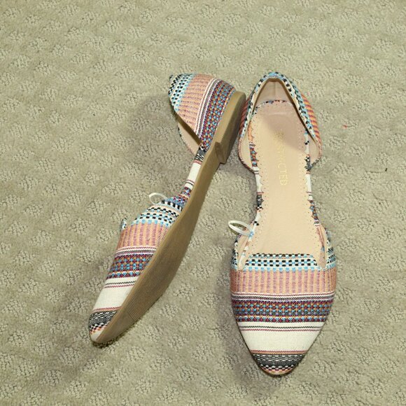 Restricted Women's 9 Multi-Color Woven Fabric Flat Shoes EUC! - Picture 1 of 6